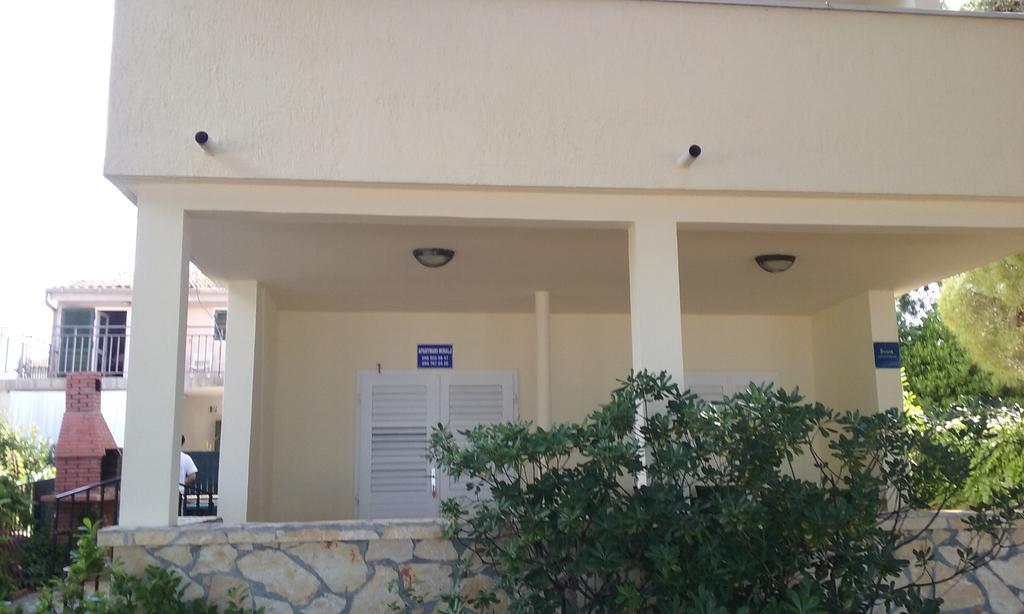 Apartment Mihalj Jadrija-Ground Floor מראה חיצוני תמונה